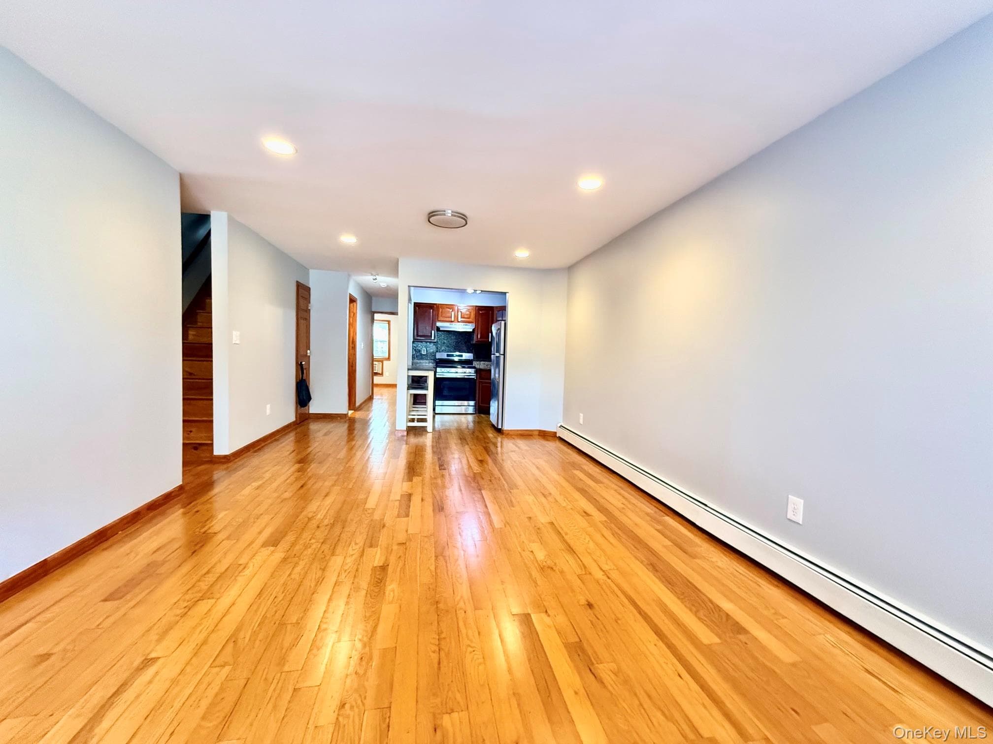 6542 Metropolitan Avenue thumbnail 7