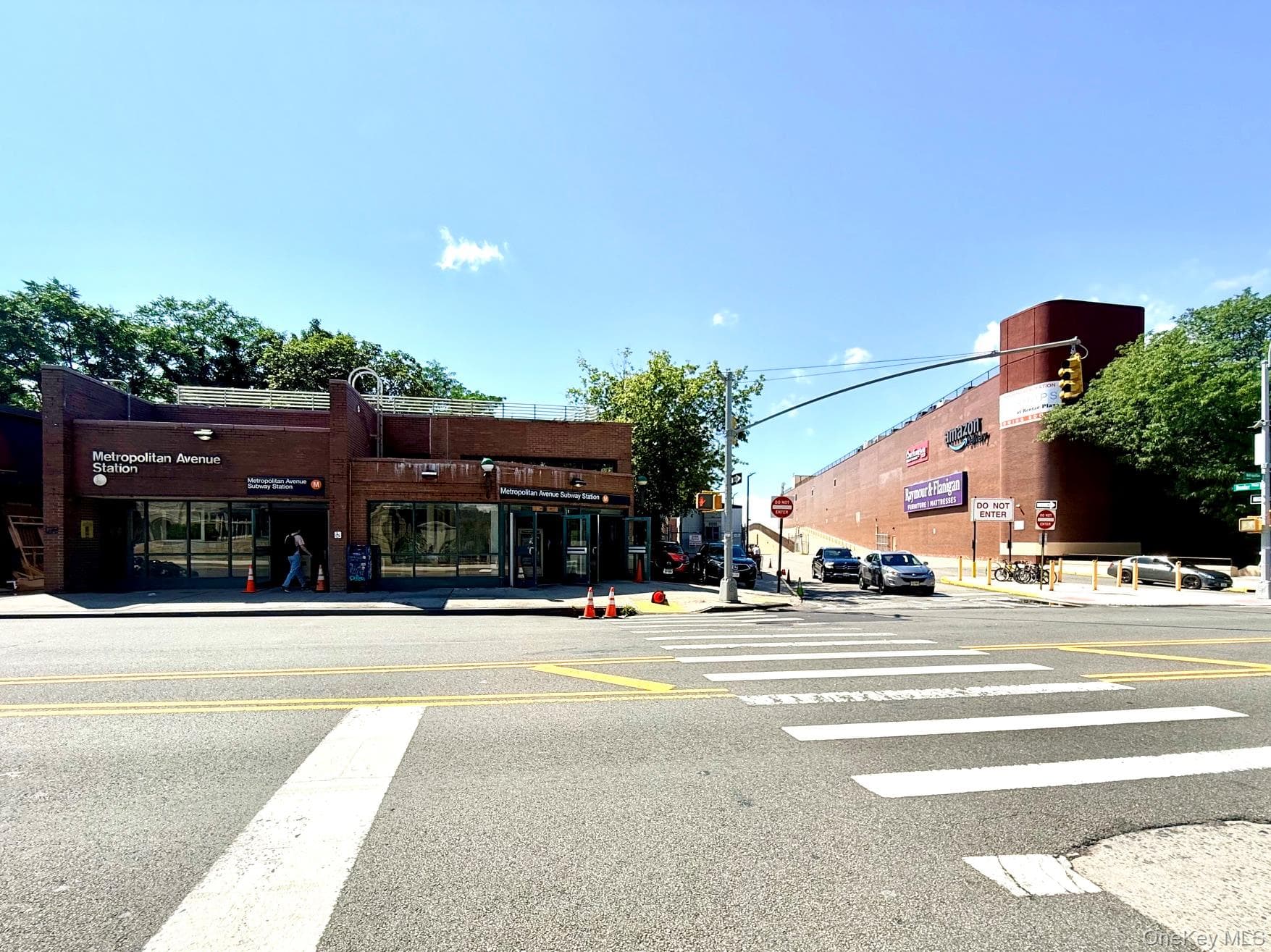 6542 Metropolitan Avenue thumbnail 19