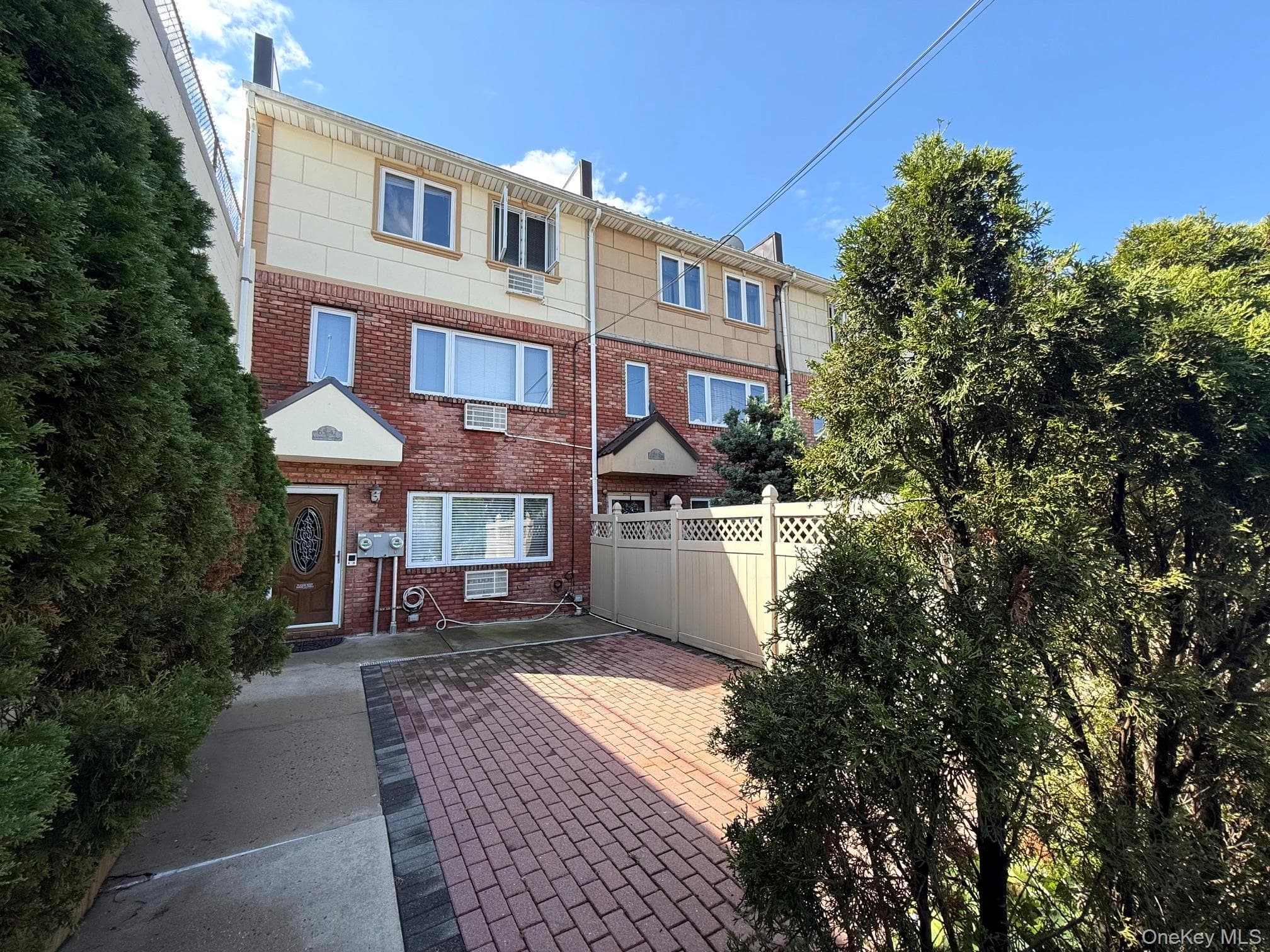 6542 Metropolitan Avenue thumbnail 21