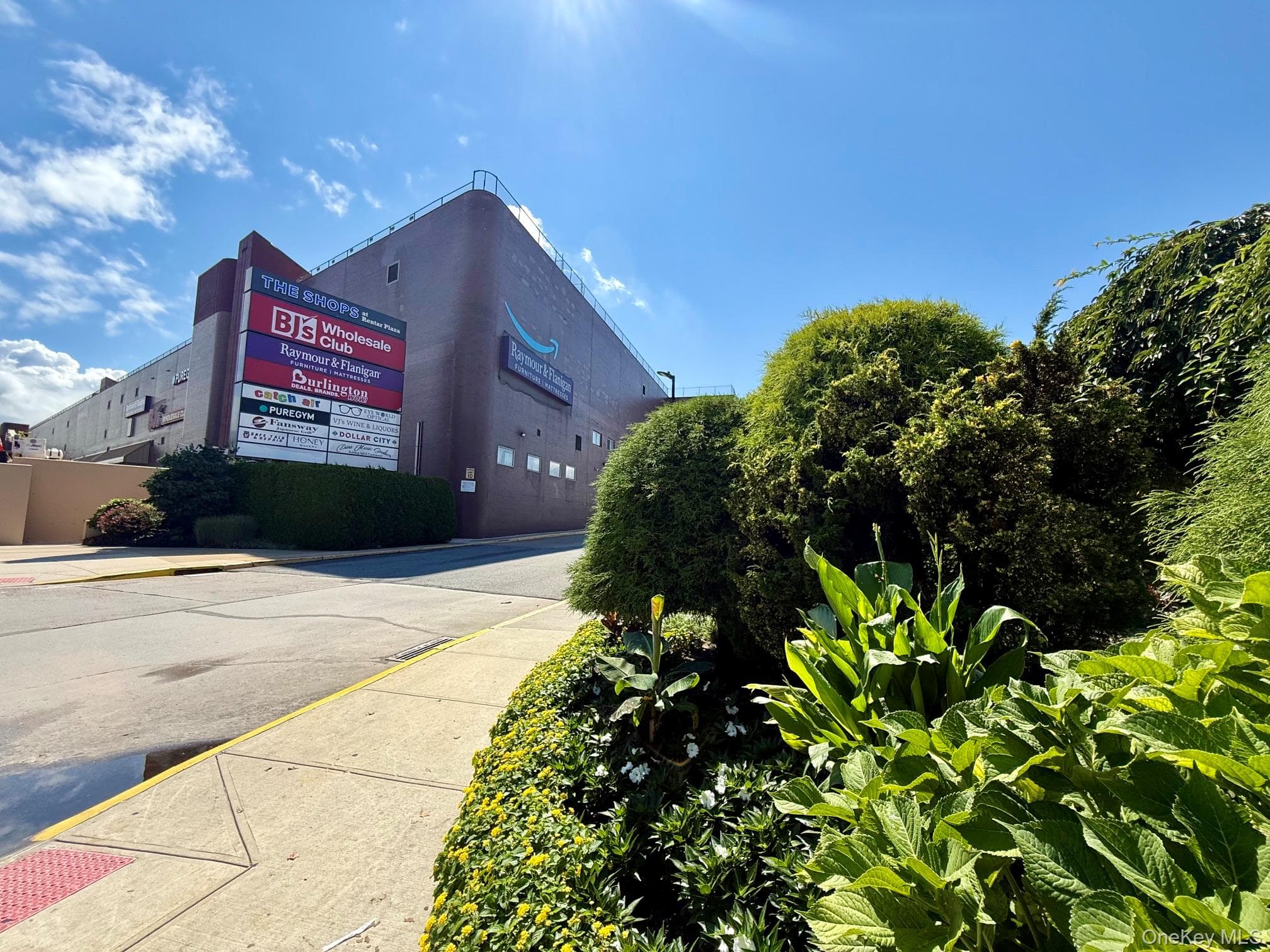 6542 Metropolitan Avenue thumbnail 17