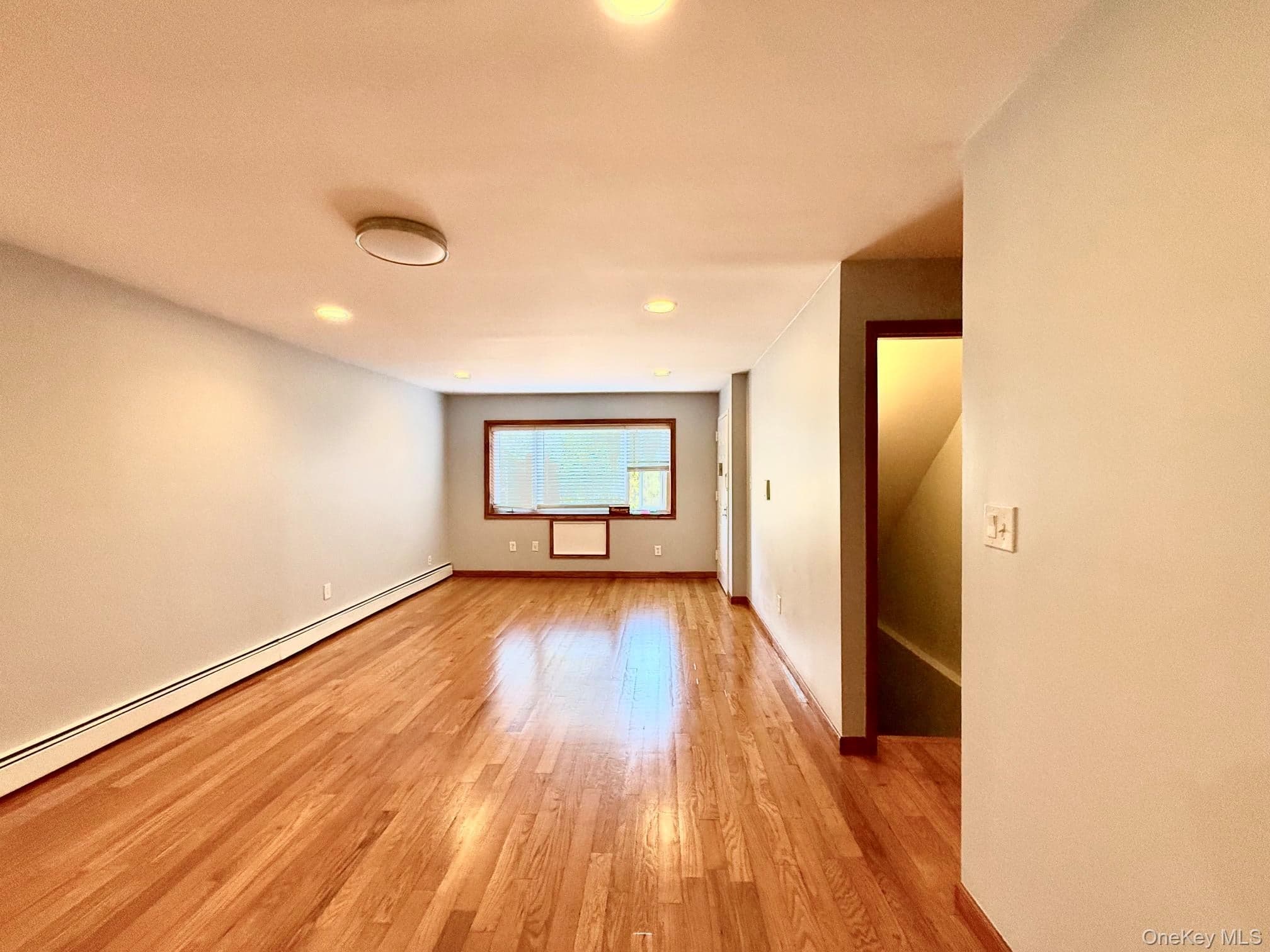 6542 Metropolitan Avenue thumbnail 8