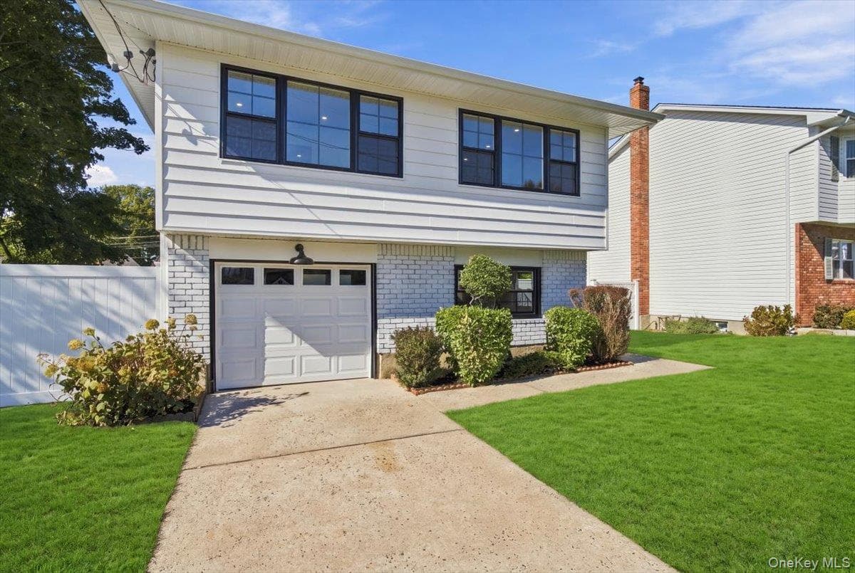 9 John Street, Bethpage