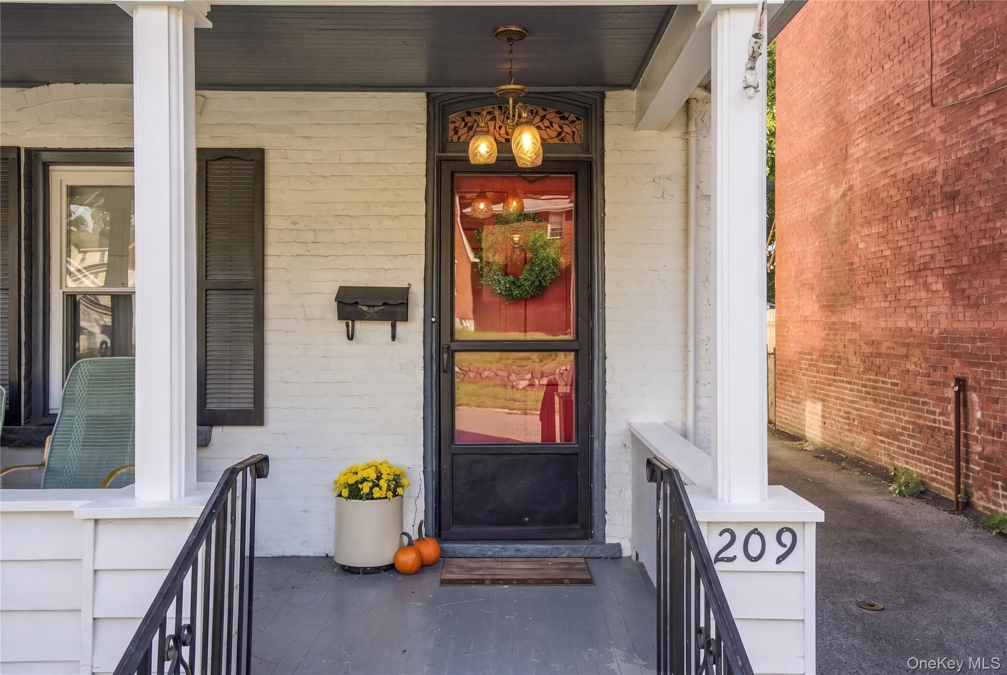 209 Gidney Avenue thumbnail 4