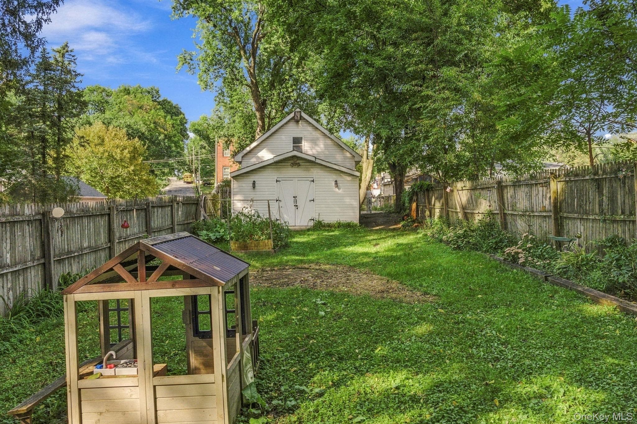 209 Gidney Avenue thumbnail 24