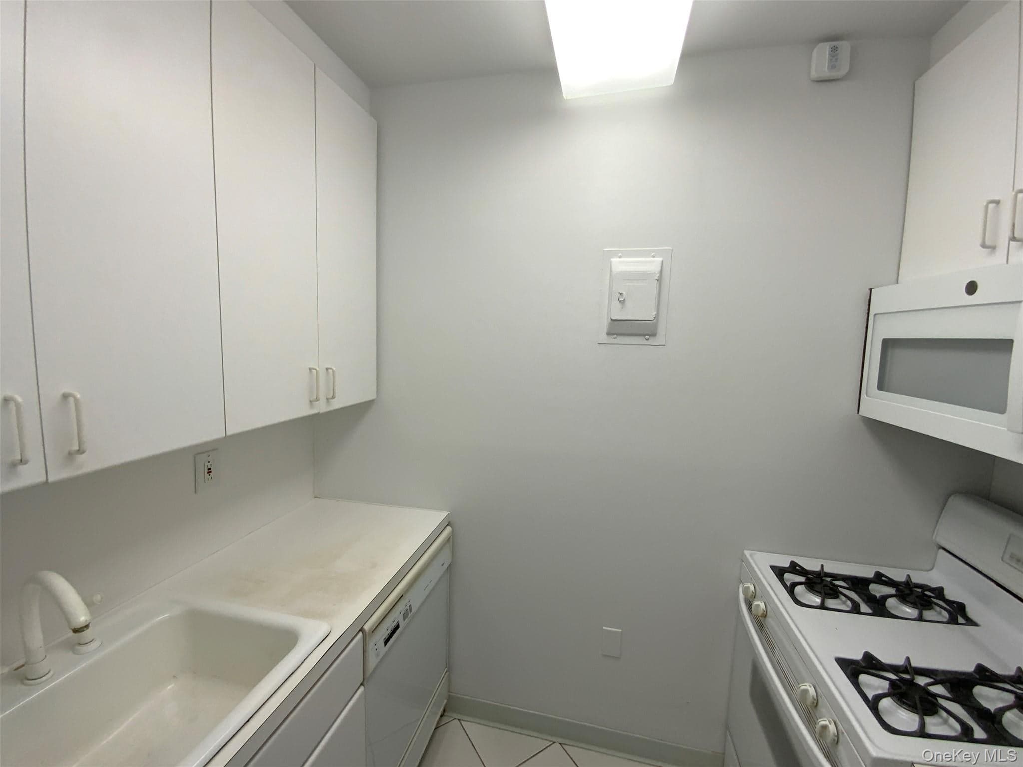 26910 Grand Central Parkway Unit: 27Z thumbnail 8