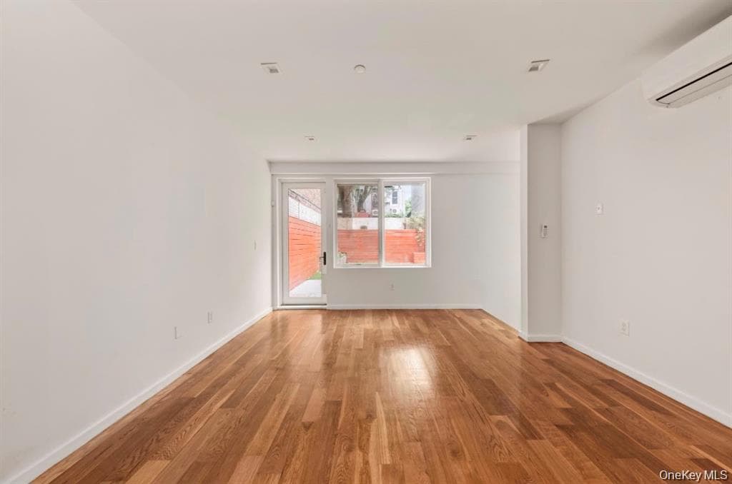 311 Hart Street Unit: 1B thumbnail 8