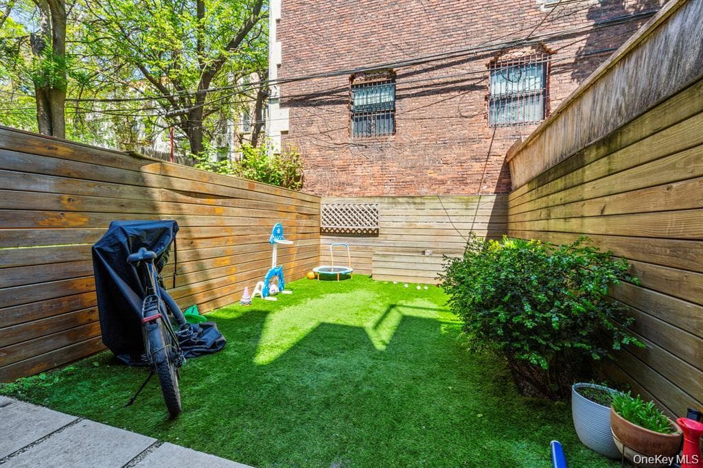 311 Hart Street Unit: 1B thumbnail 29