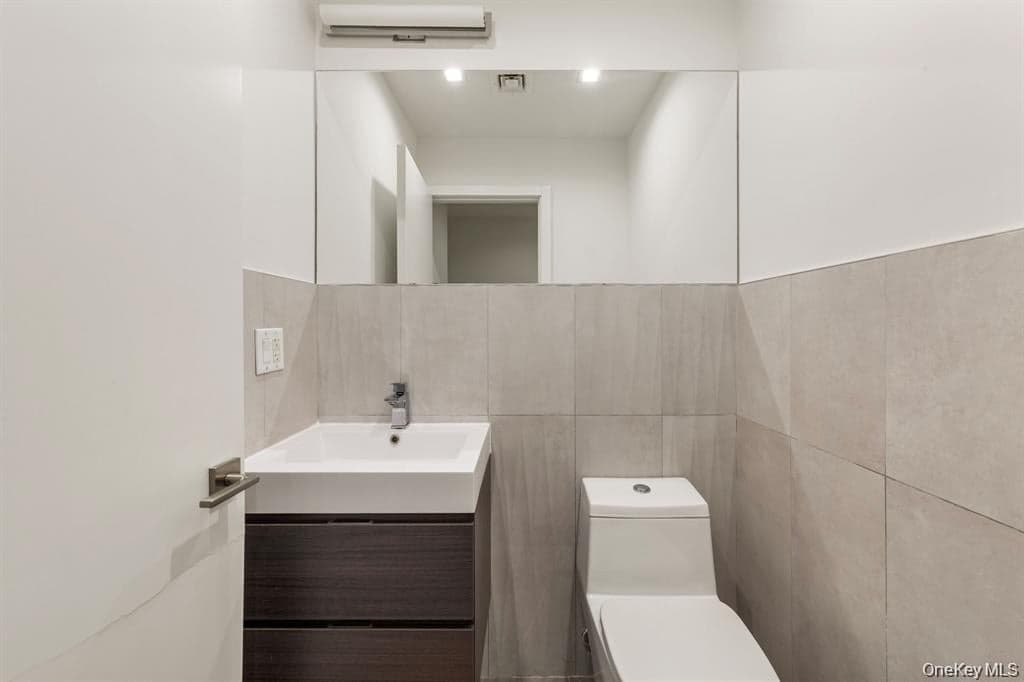 311 Hart Street Unit: 1B thumbnail 24