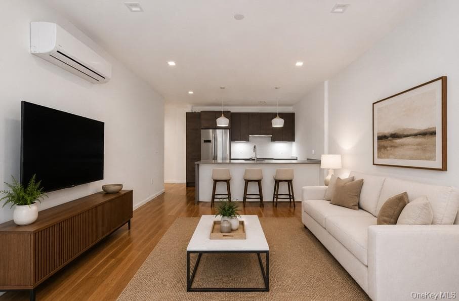 311 Hart Street Unit: 1B thumbnail 5