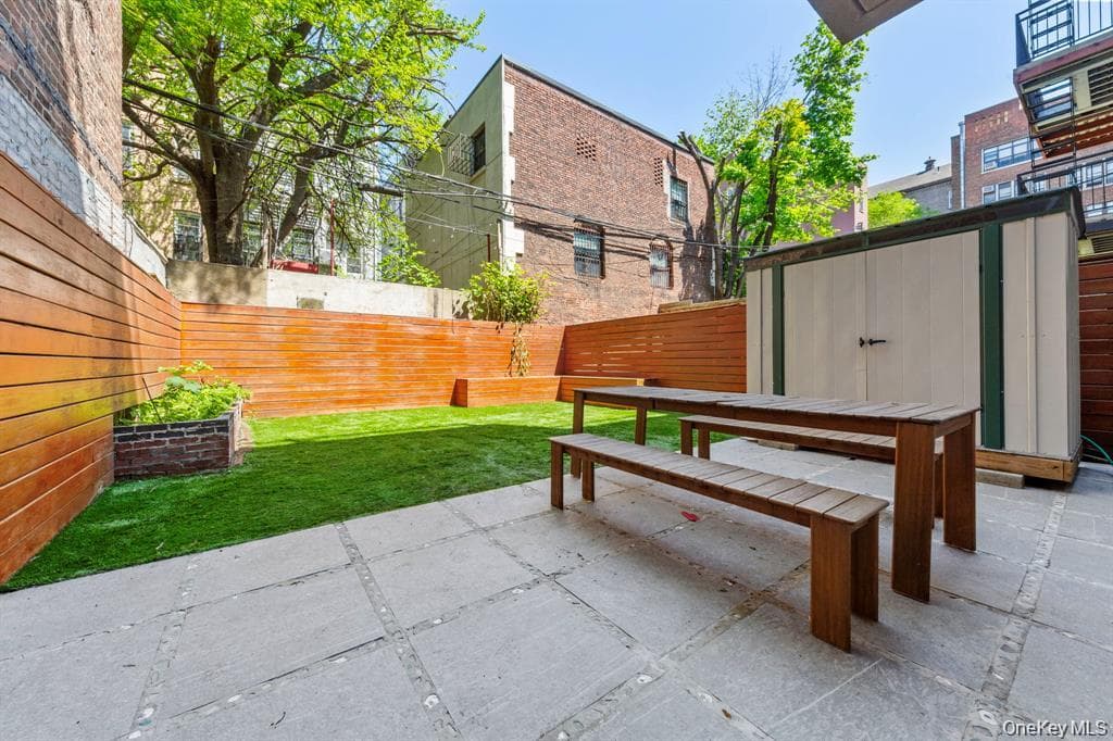 311 Hart Street Unit: 1B thumbnail 3