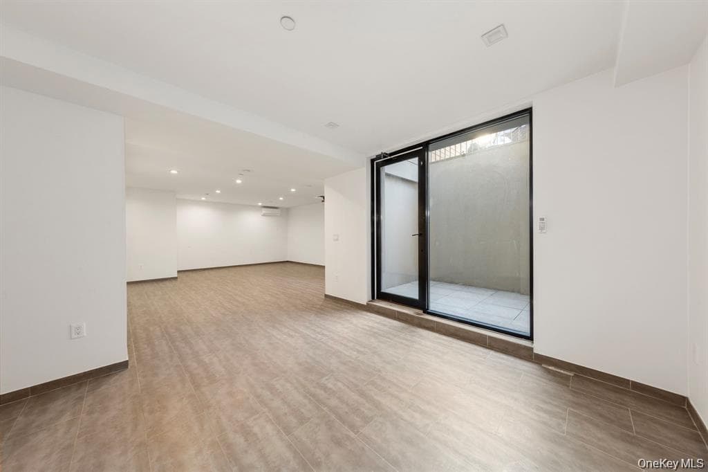 311 Hart Street Unit: 1B thumbnail 23