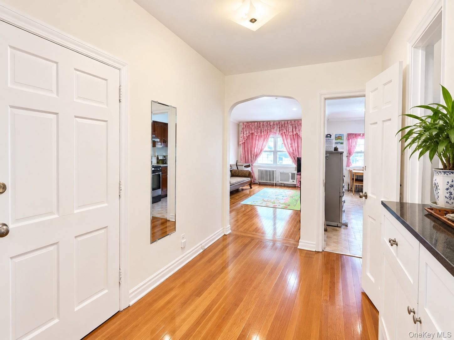 8427 Corona Avenue thumbnail 6