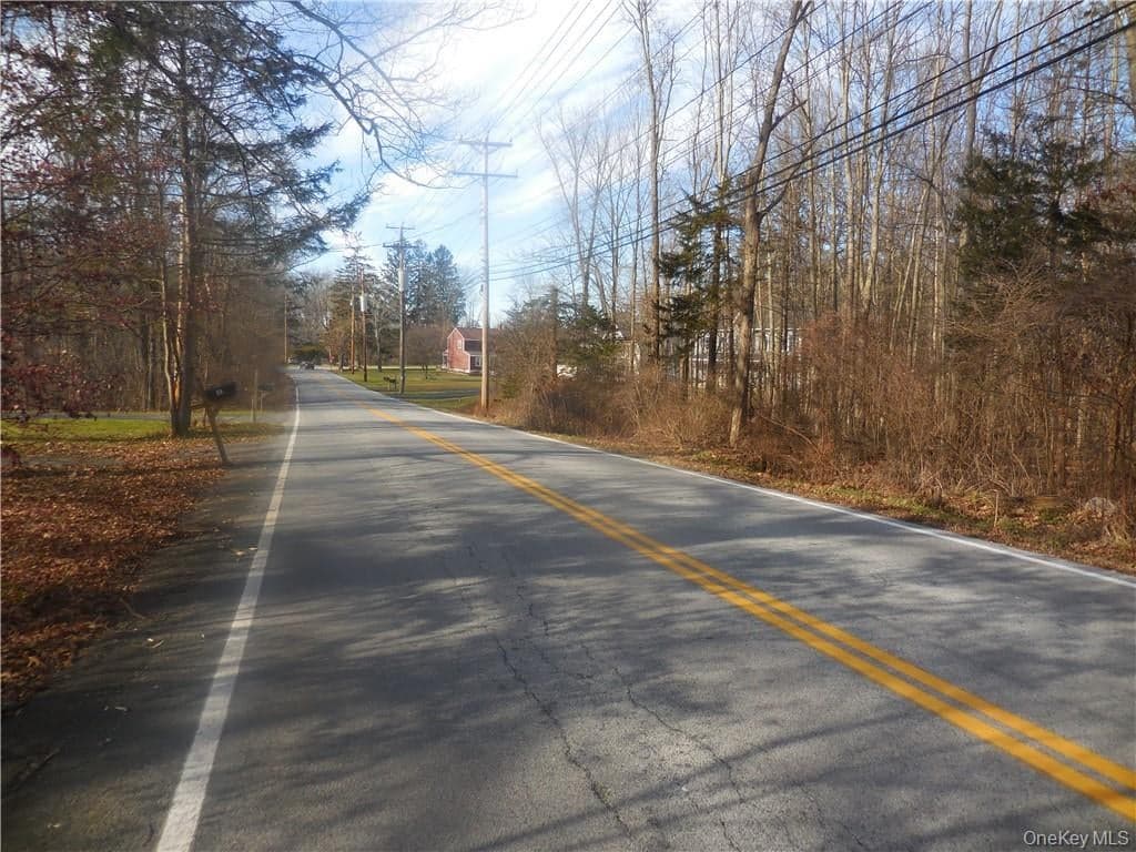 Lakeside Road thumbnail 10