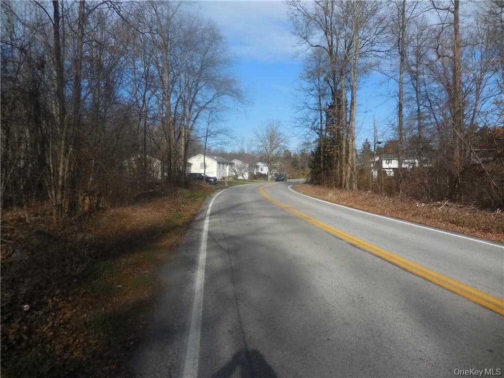 Lakeside Road thumbnail 30