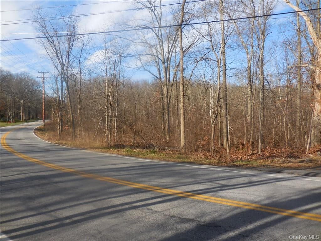 Lakeside Road thumbnail 26
