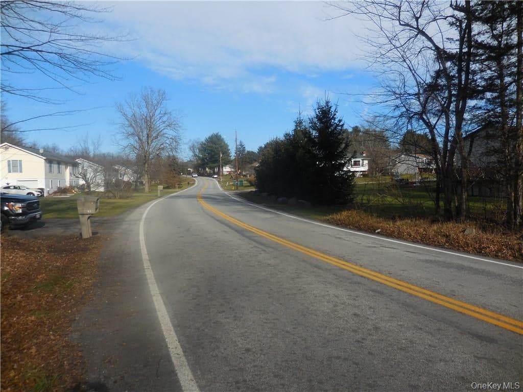 Lakeside Road thumbnail 17