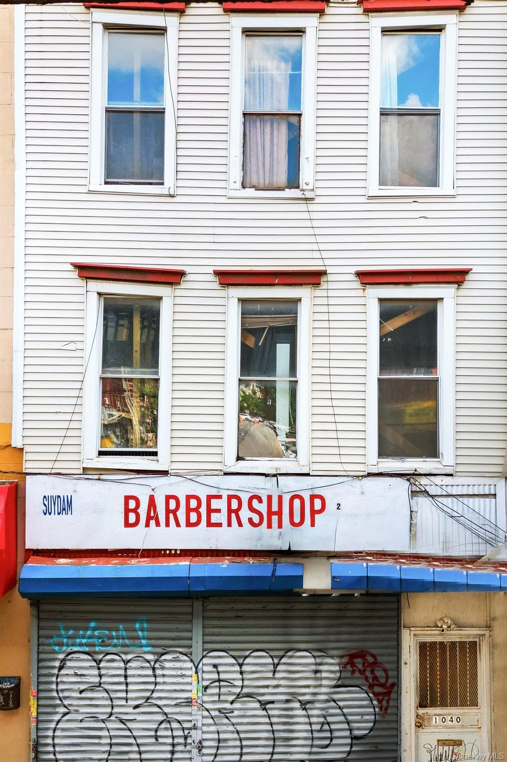 1040 Broadway photo 1