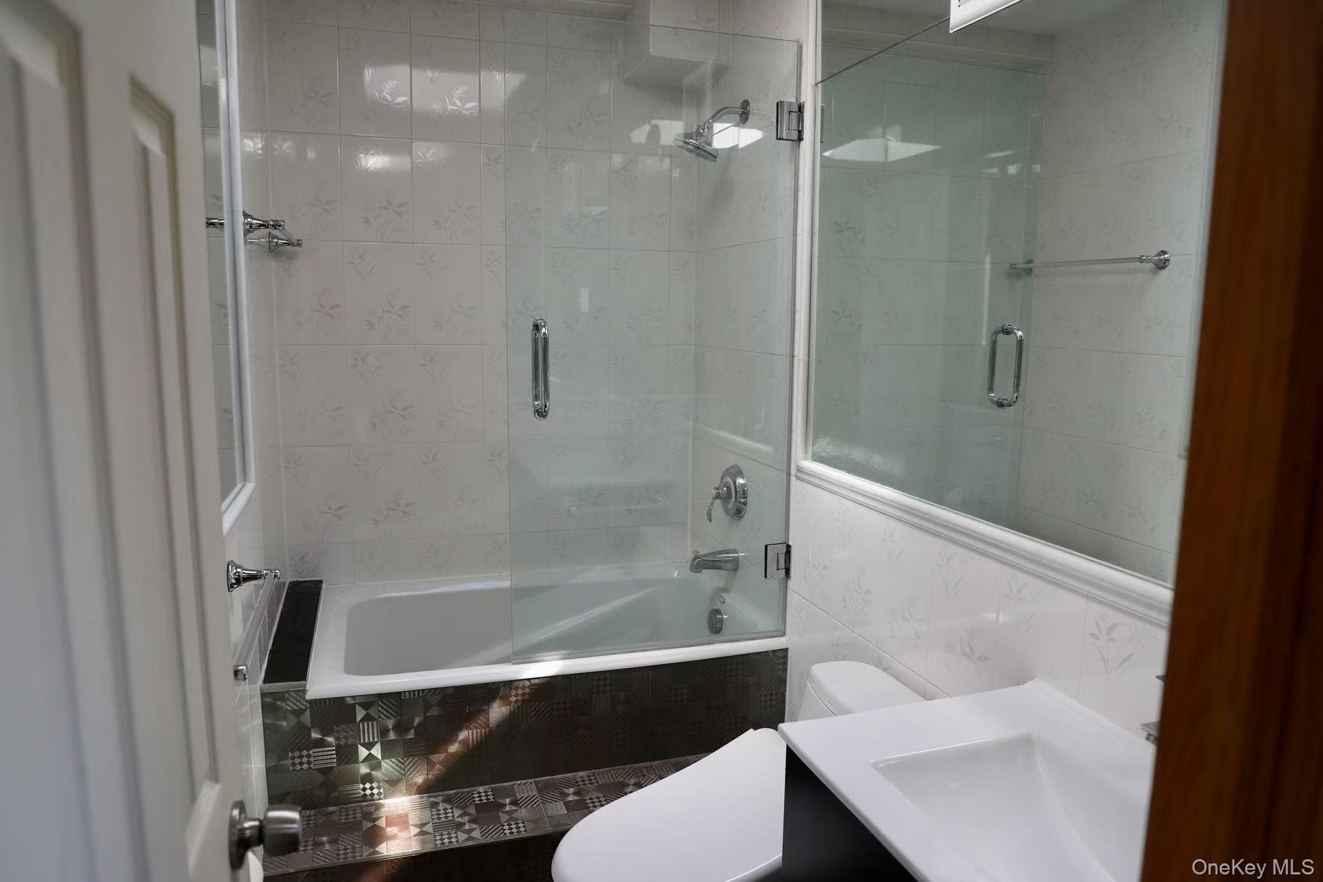 215-48 24th Avenue thumbnail 20