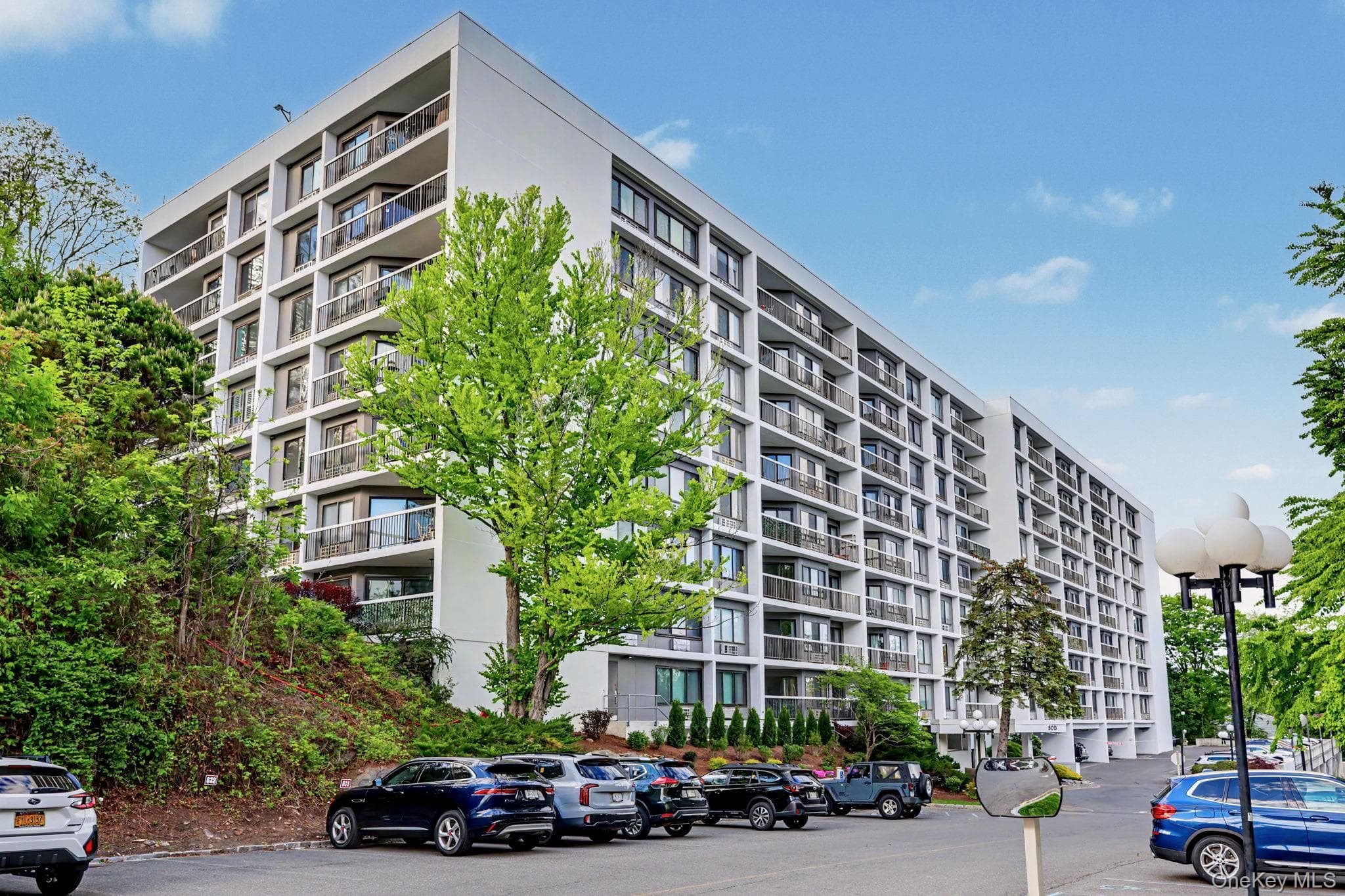 500 High Point Drive Unit: 810 thumbnail 2