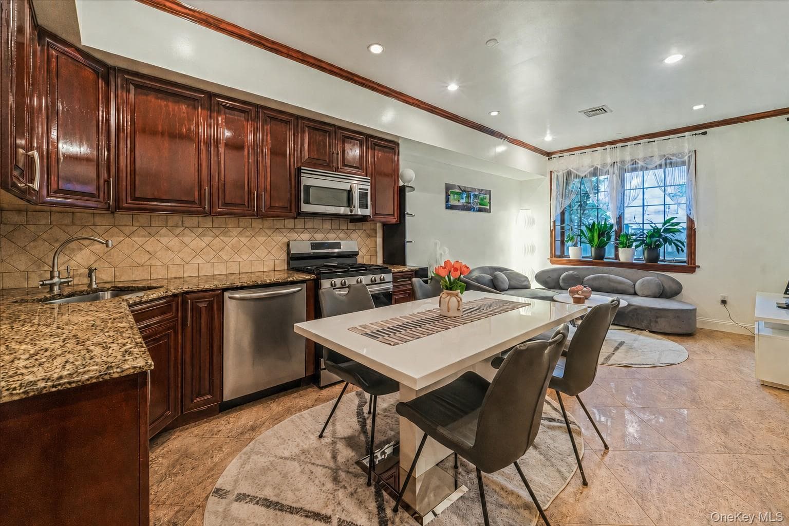 2569 38th Street Unit: 1R thumbnail 2
