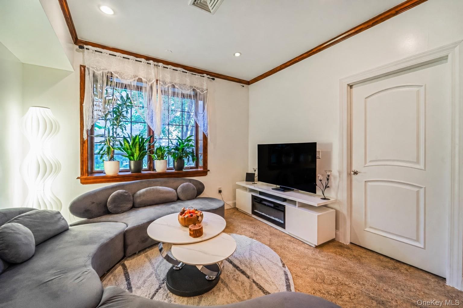 2569 38th Street Unit: 1R thumbnail 3