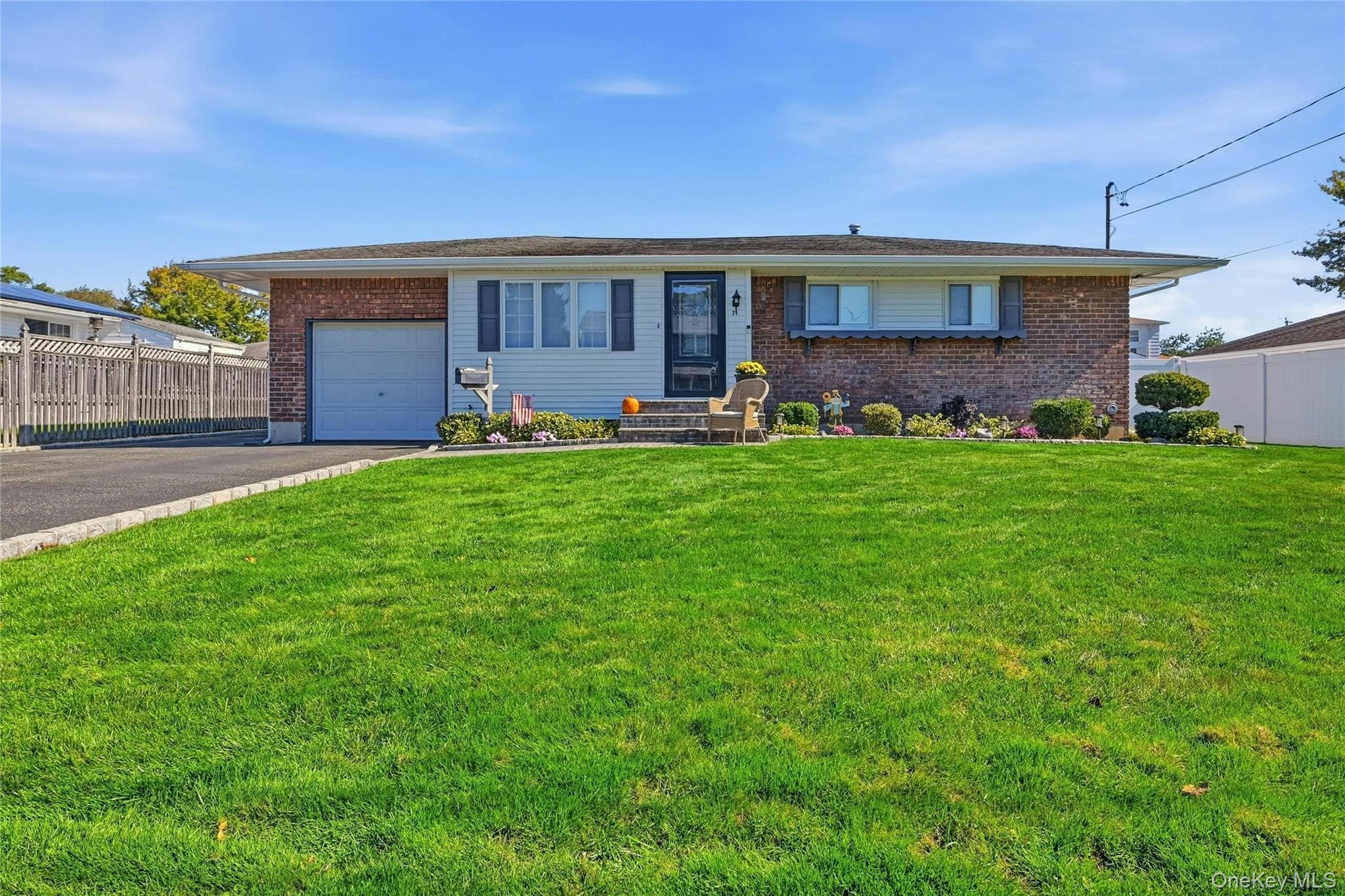 71 W 14th Street, Deer Park