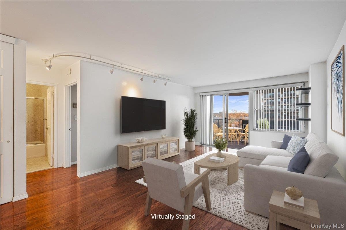 17-85 215 Street Unit: 5L thumbnail 3