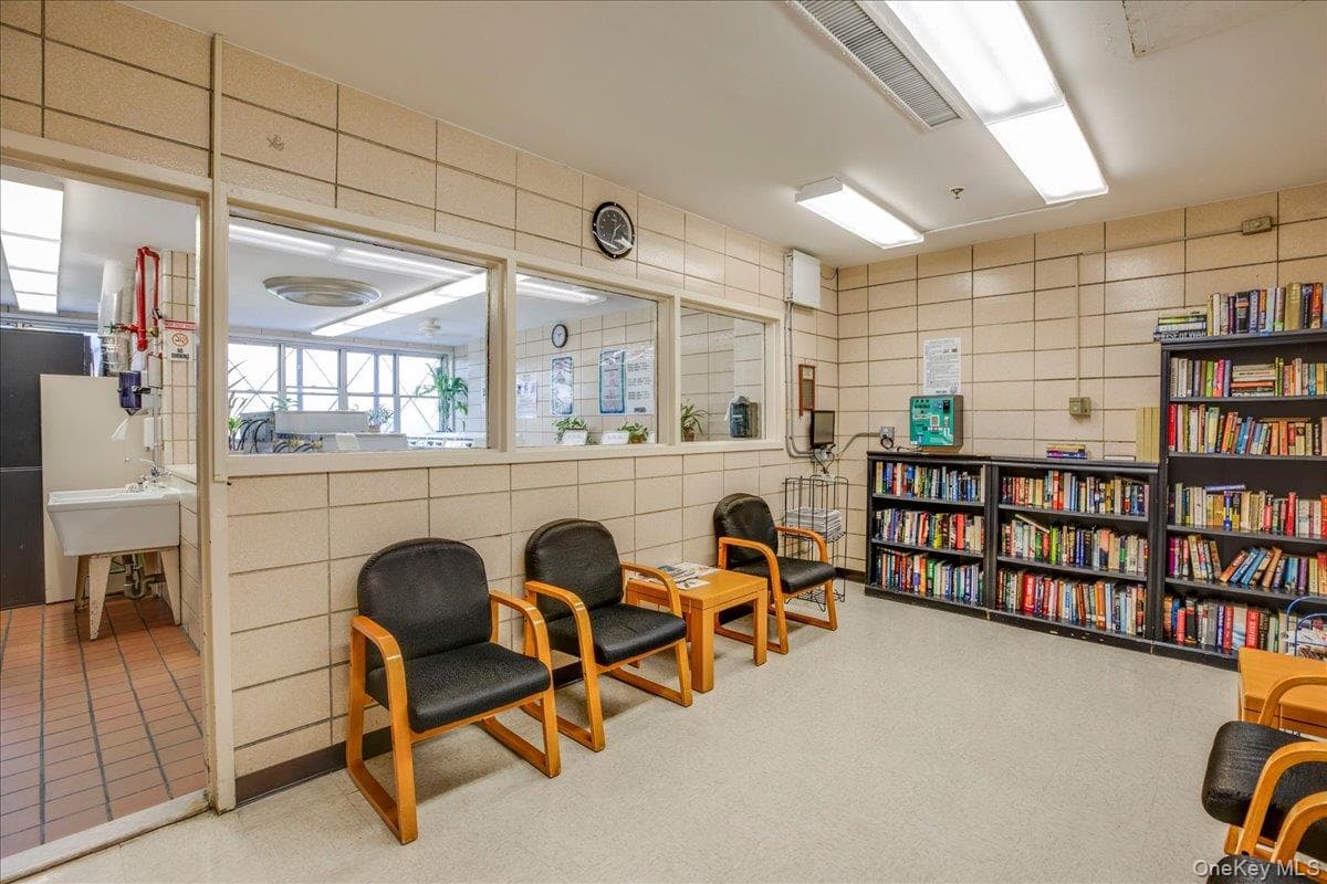 17-85 215 Street Unit: 5L thumbnail 22