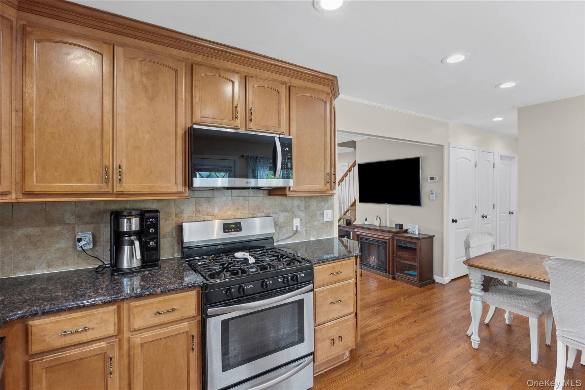 328 1st Avenue thumbnail 15