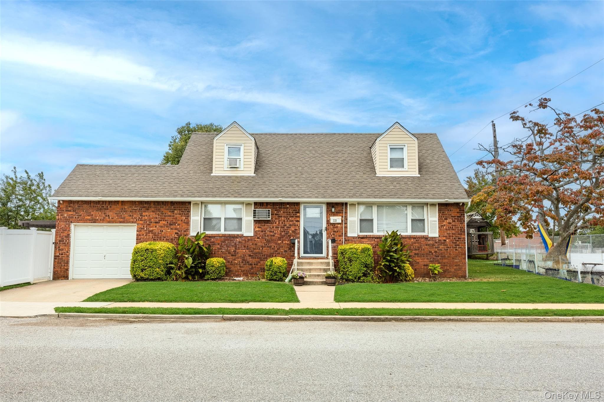 328 1st Avenue, Lindenhurst