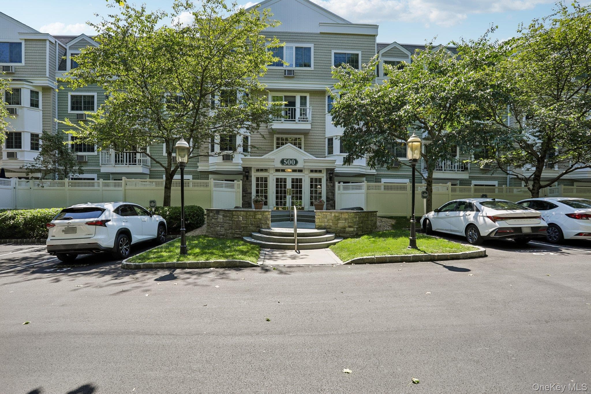 500 Pondside Drive Unit: 4L thumbnail 2
