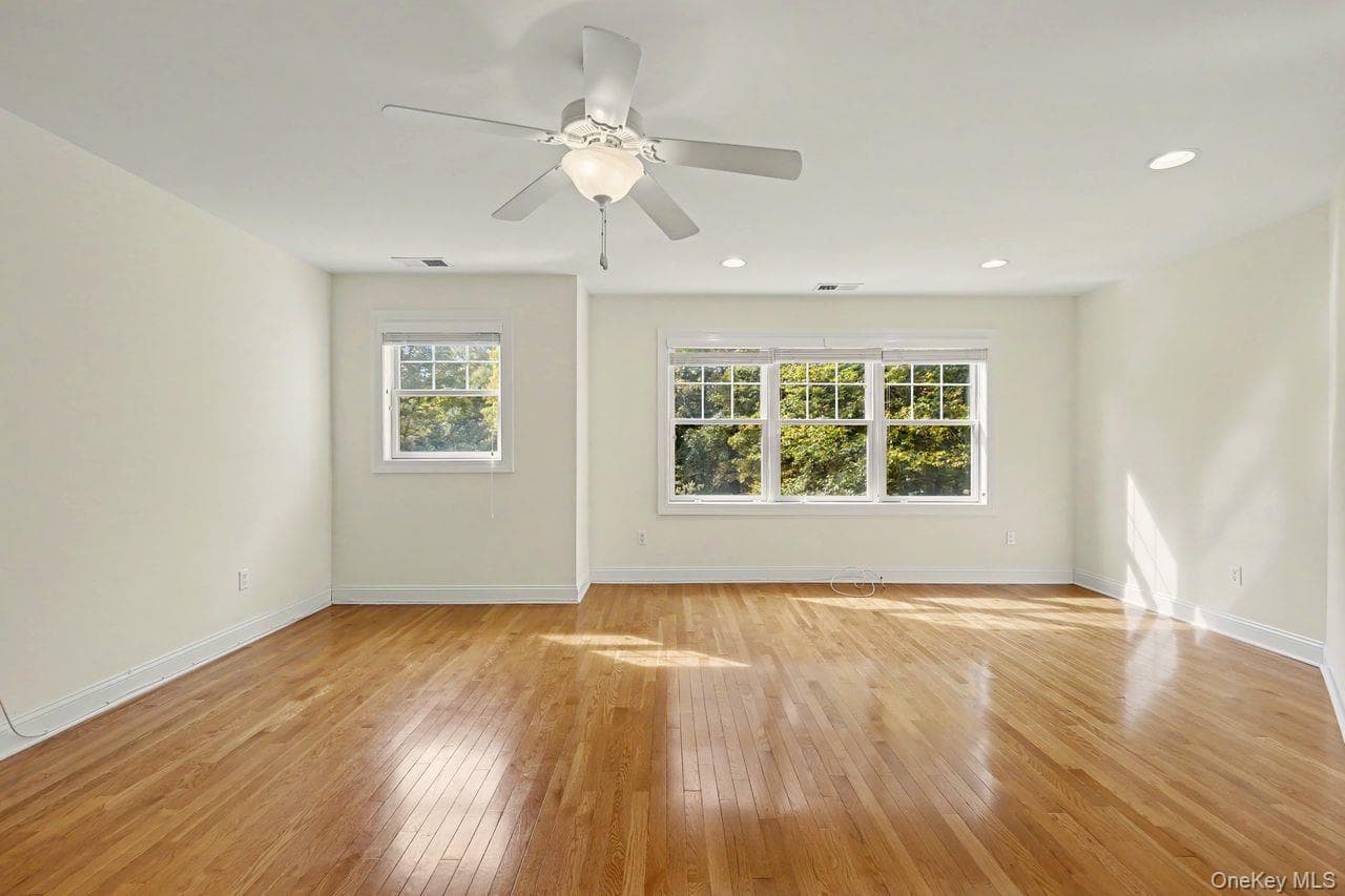 2329 Depeyster Drive thumbnail 28
