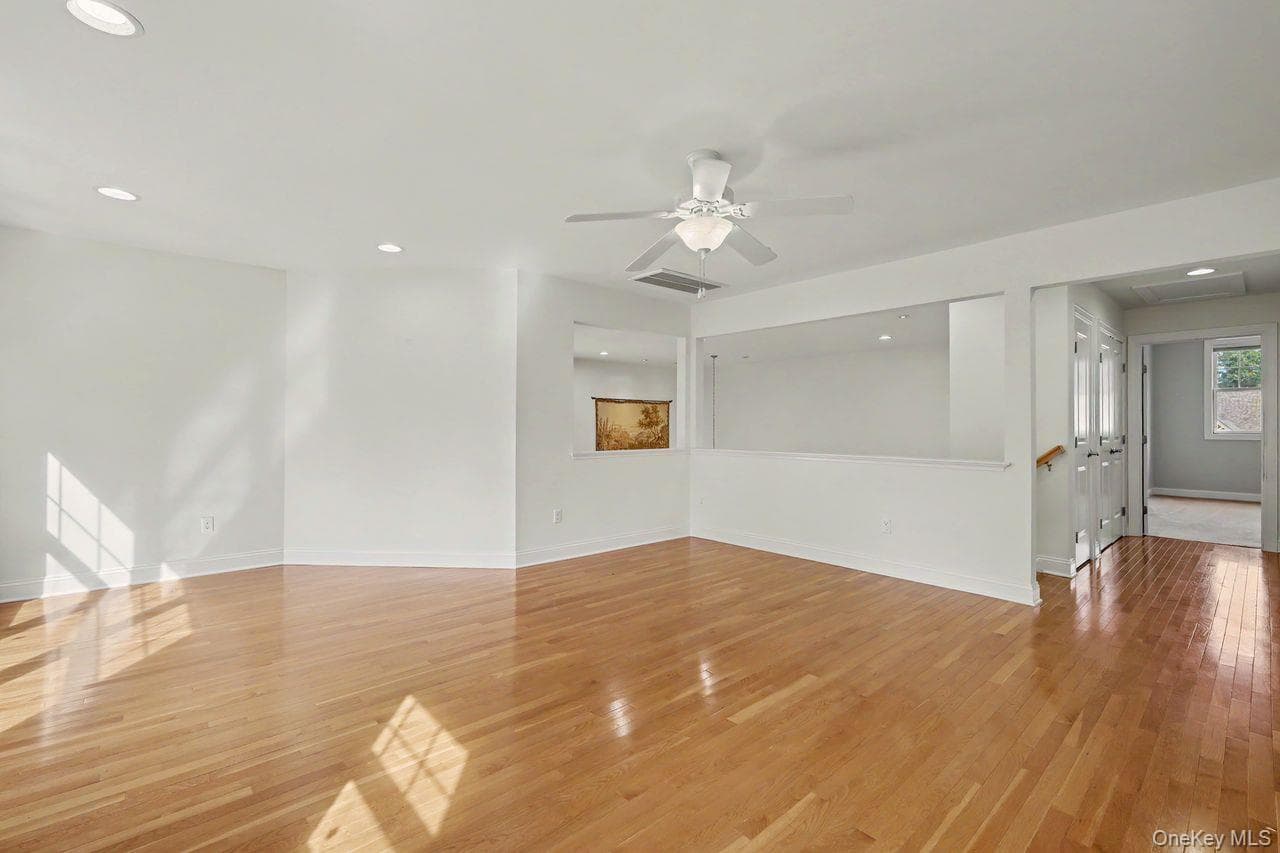 2329 Depeyster Drive thumbnail 27