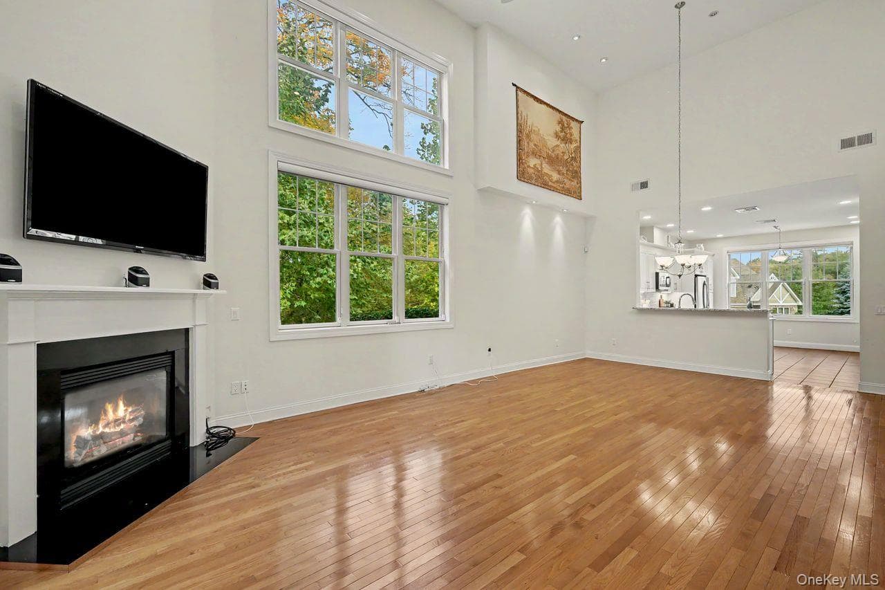 2329 Depeyster Drive thumbnail 11