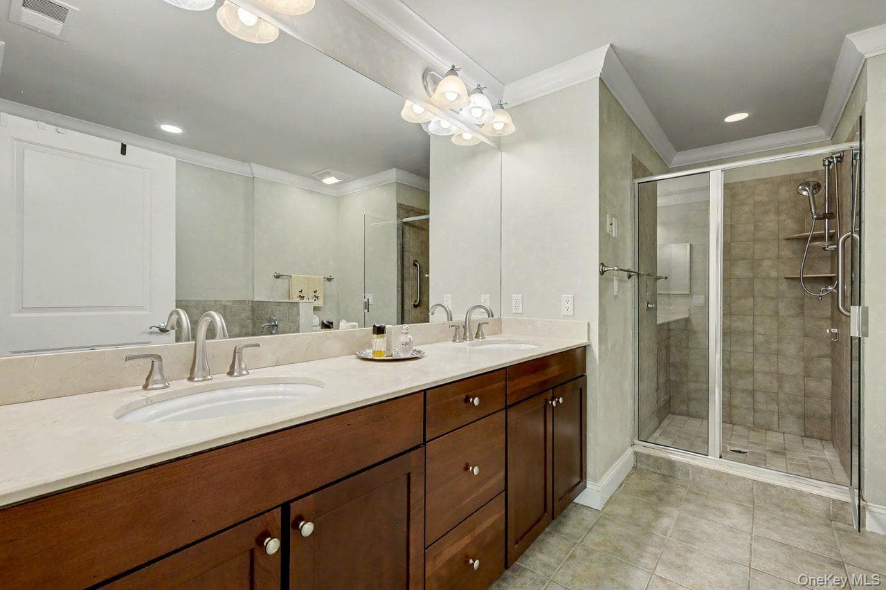 2329 Depeyster Drive thumbnail 18