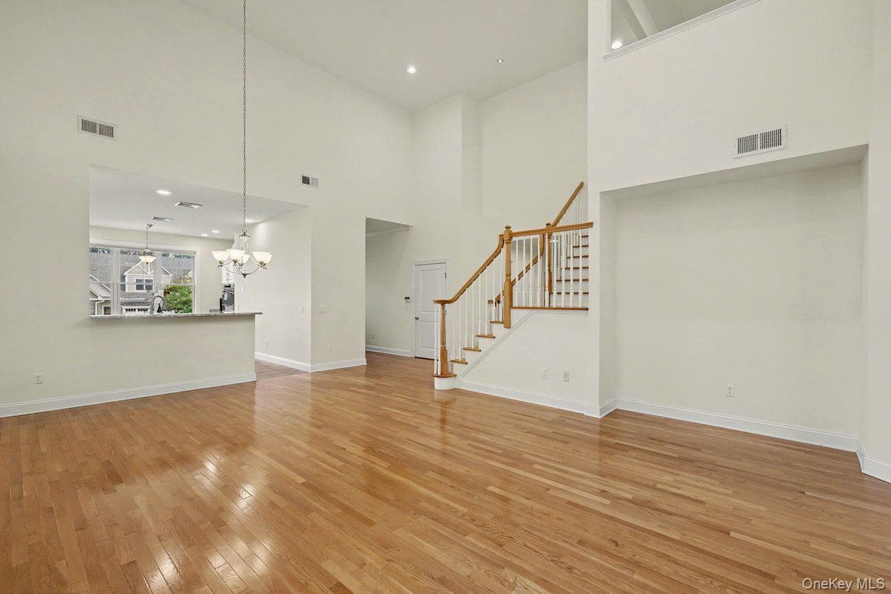 2329 Depeyster Drive thumbnail 12