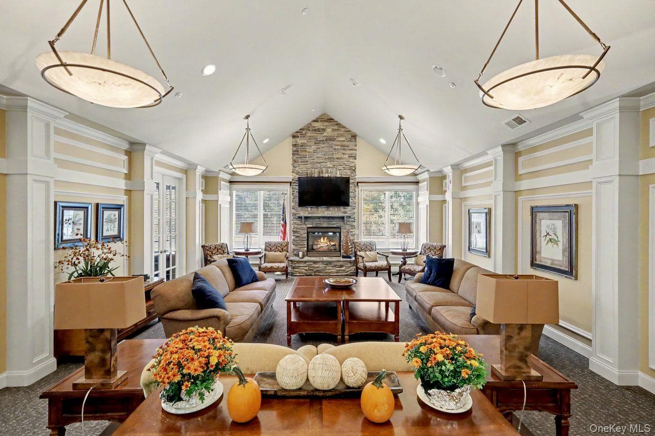 2329 Depeyster Drive thumbnail 36