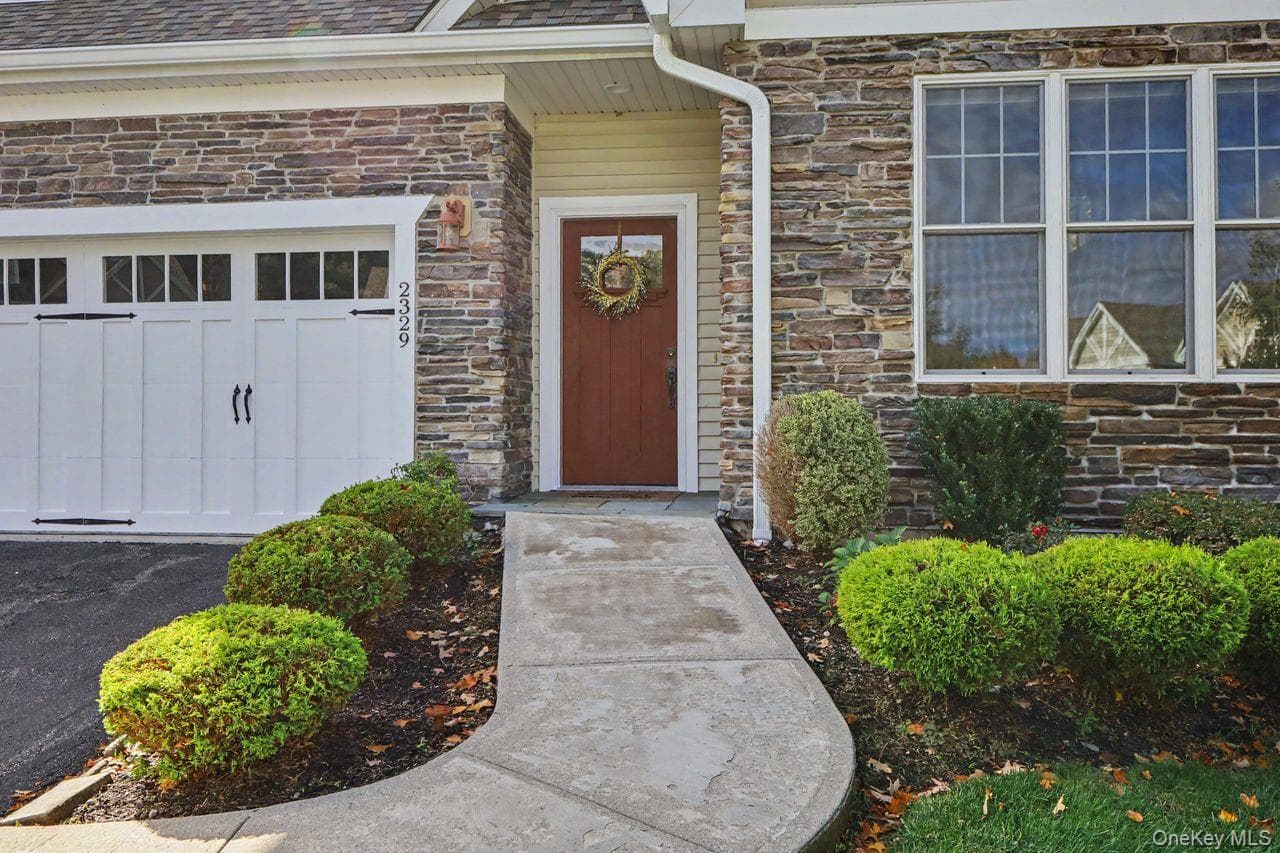 2329 Depeyster Drive thumbnail 32