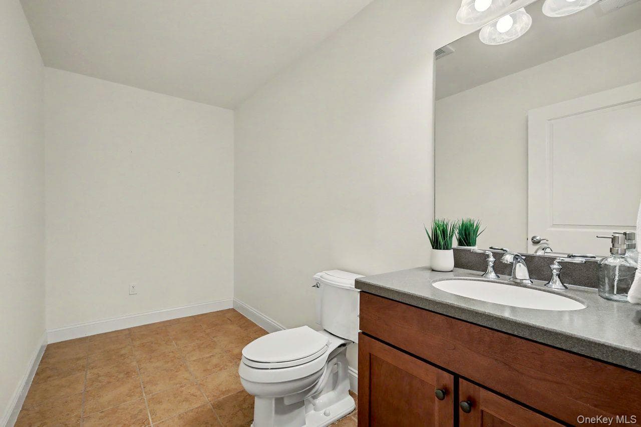 2329 Depeyster Drive thumbnail 25