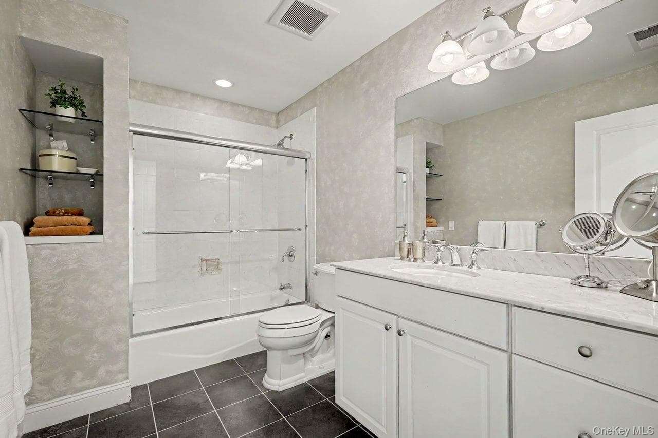 2329 Depeyster Drive thumbnail 29