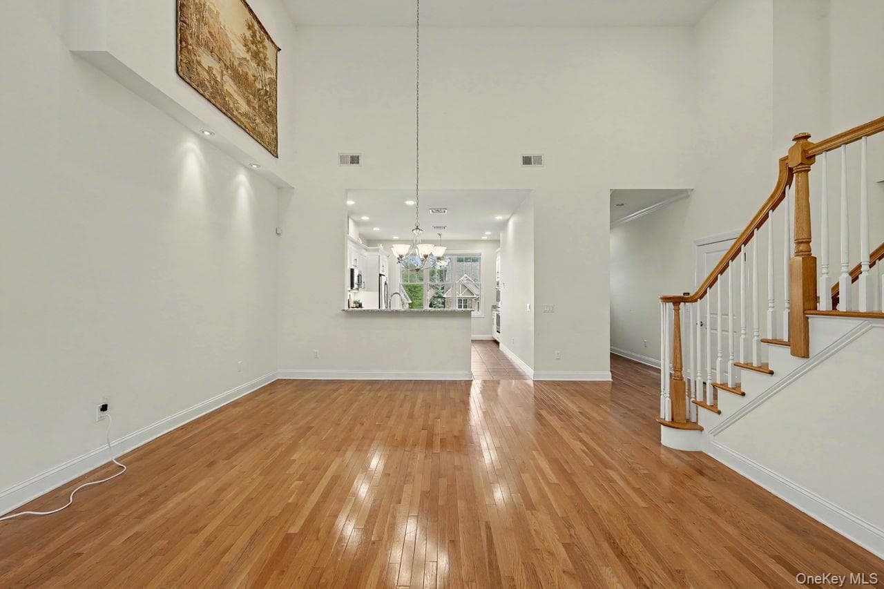 2329 Depeyster Drive thumbnail 9