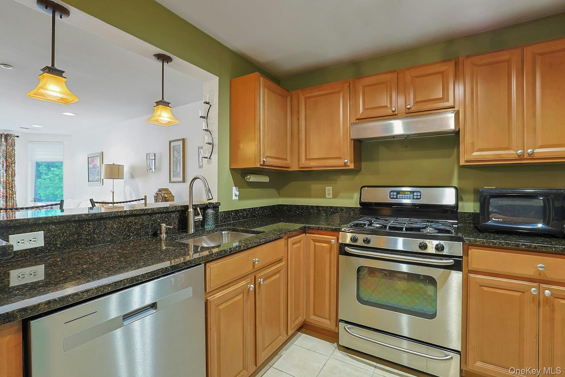 1310 Round Pointe Drive thumbnail 14