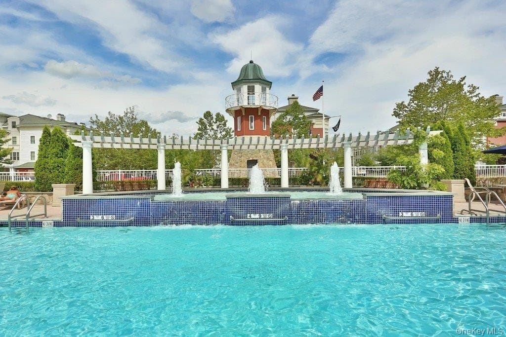 1310 Round Pointe Drive thumbnail 21