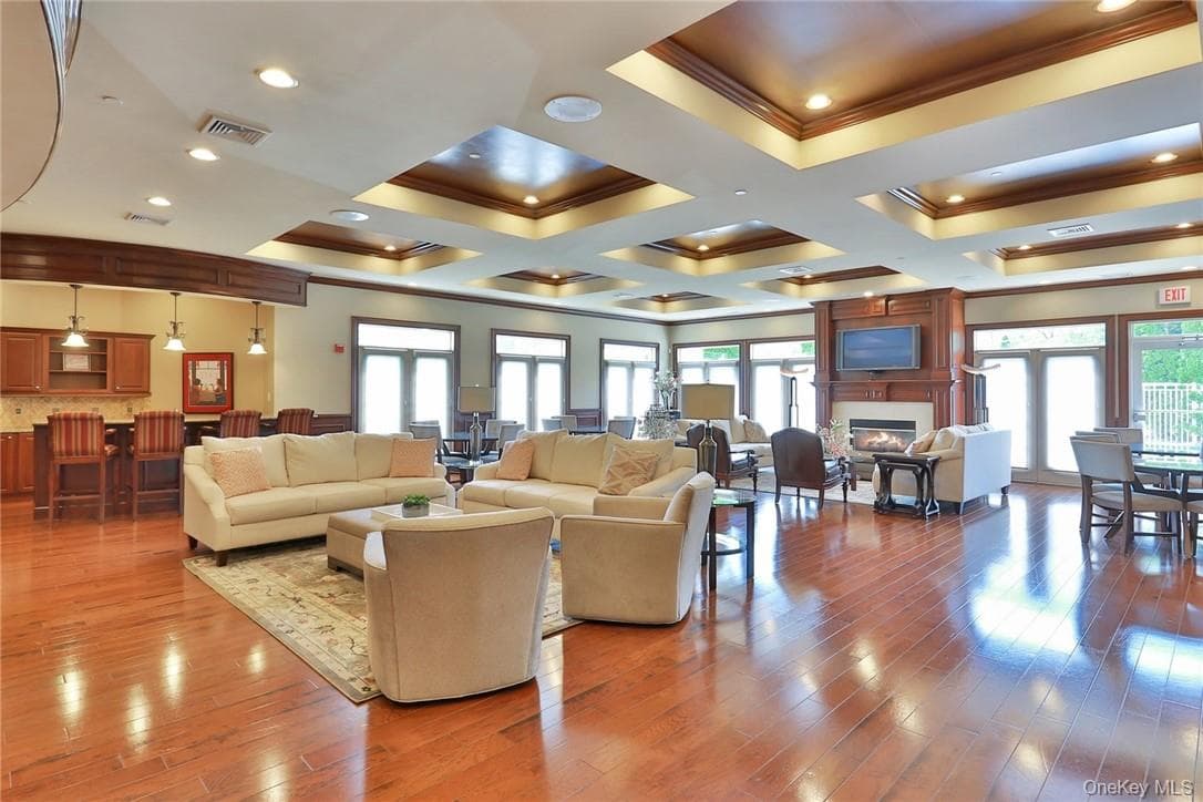1310 Round Pointe Drive thumbnail 25