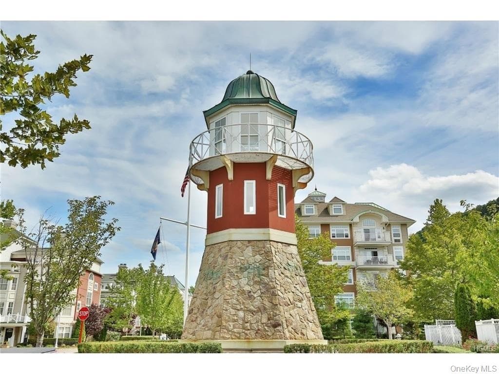 1310 Round Pointe Drive thumbnail 20