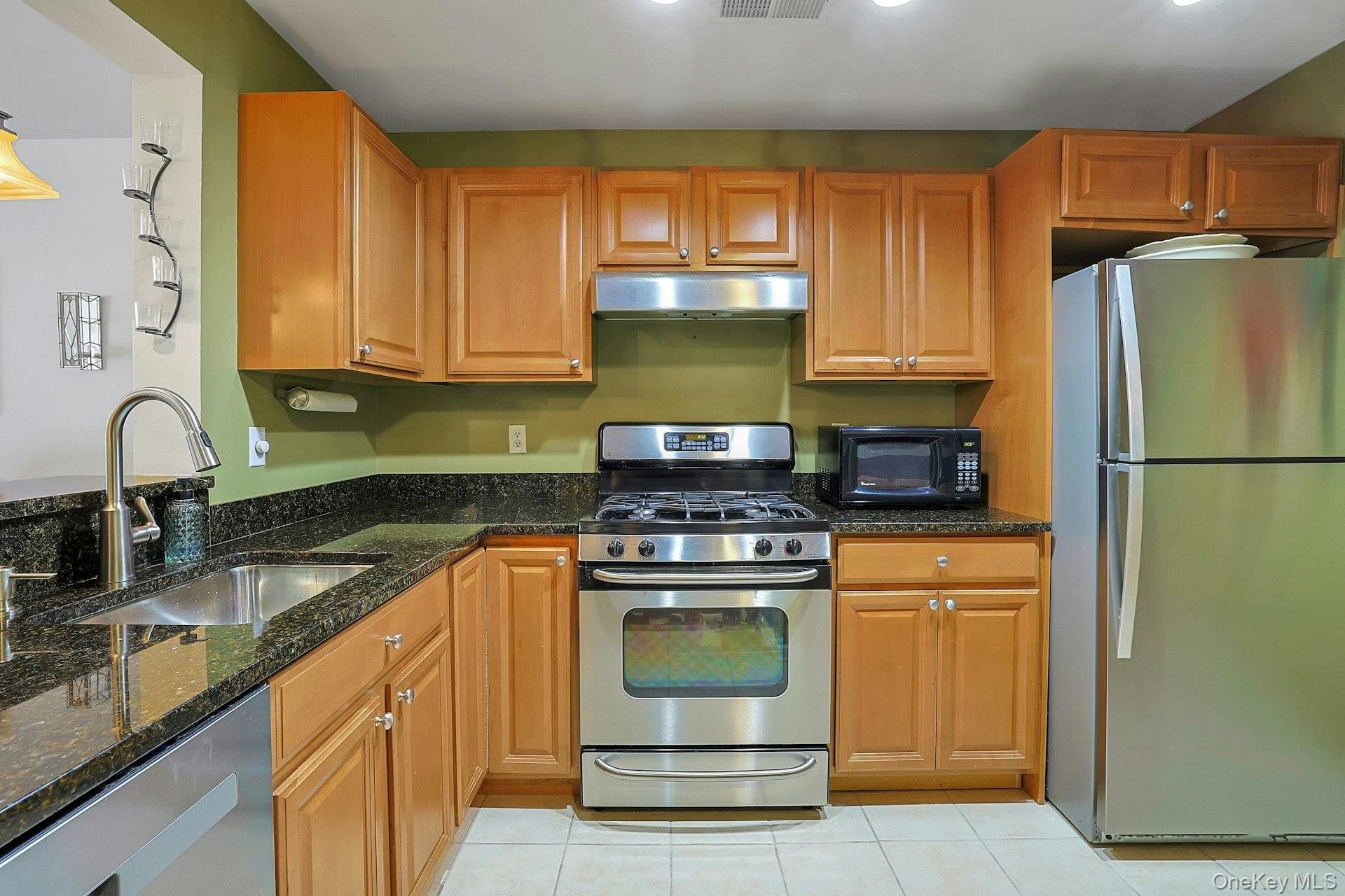 1310 Round Pointe Drive thumbnail 13