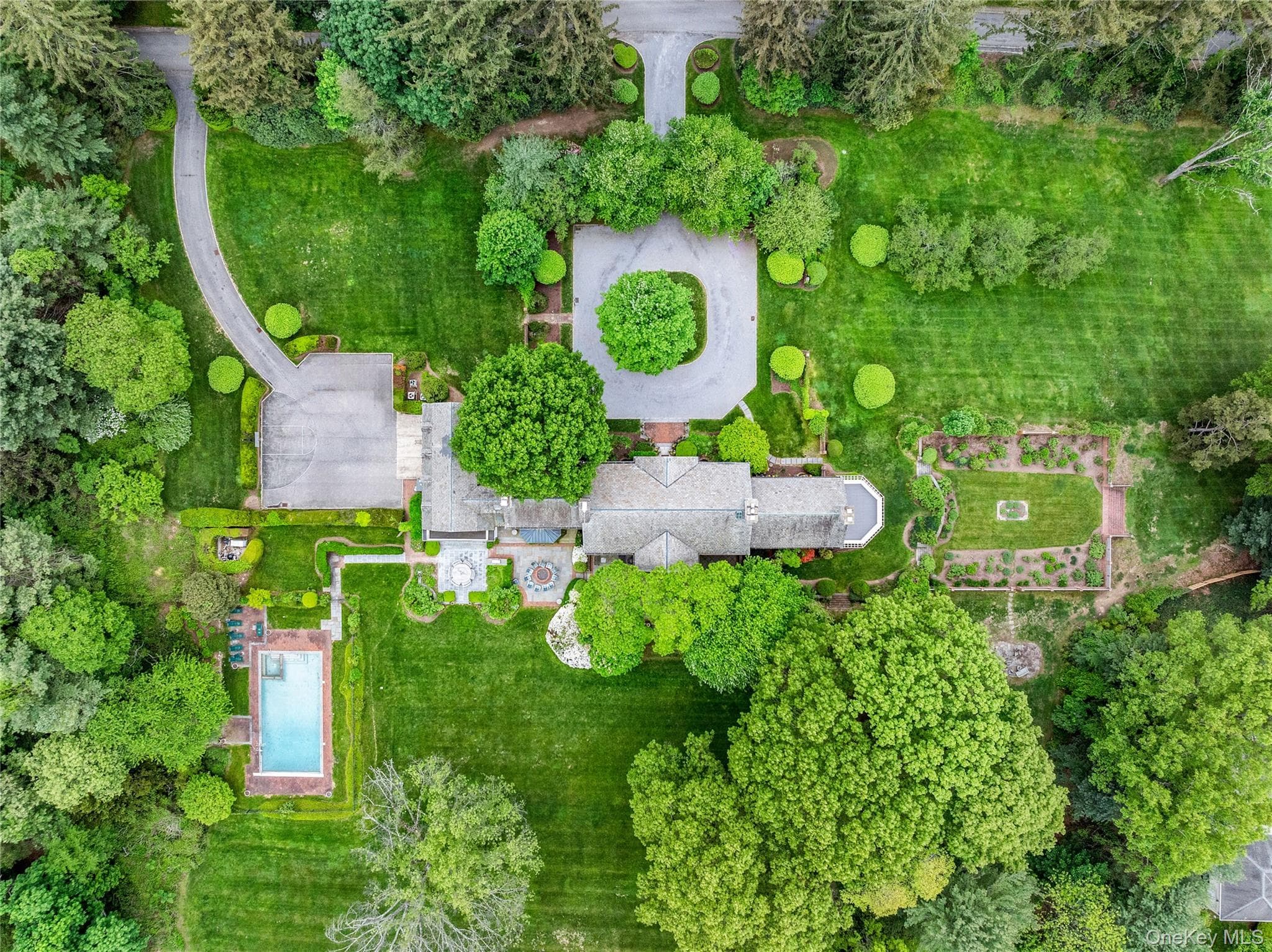 52 Piping Rock Road thumbnail 27