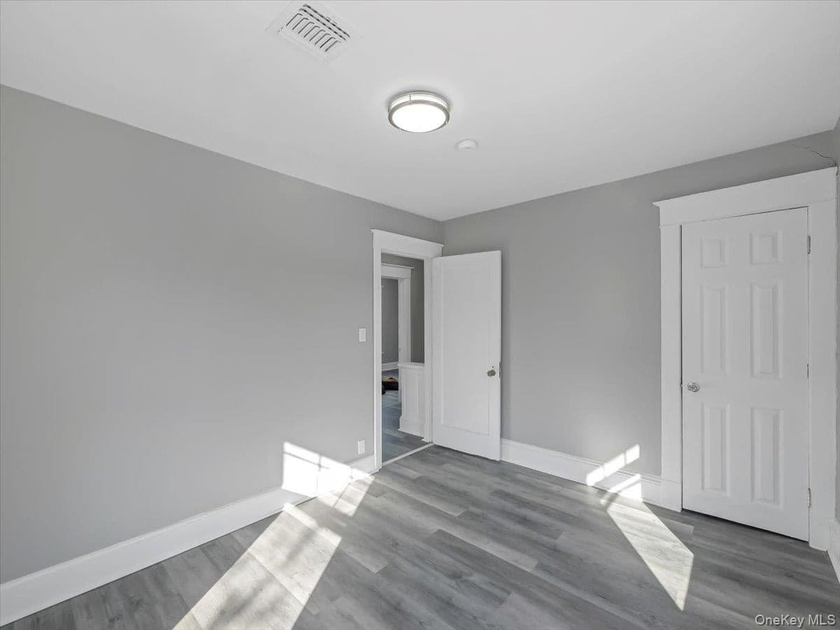 39 Westside Avenue thumbnail 16