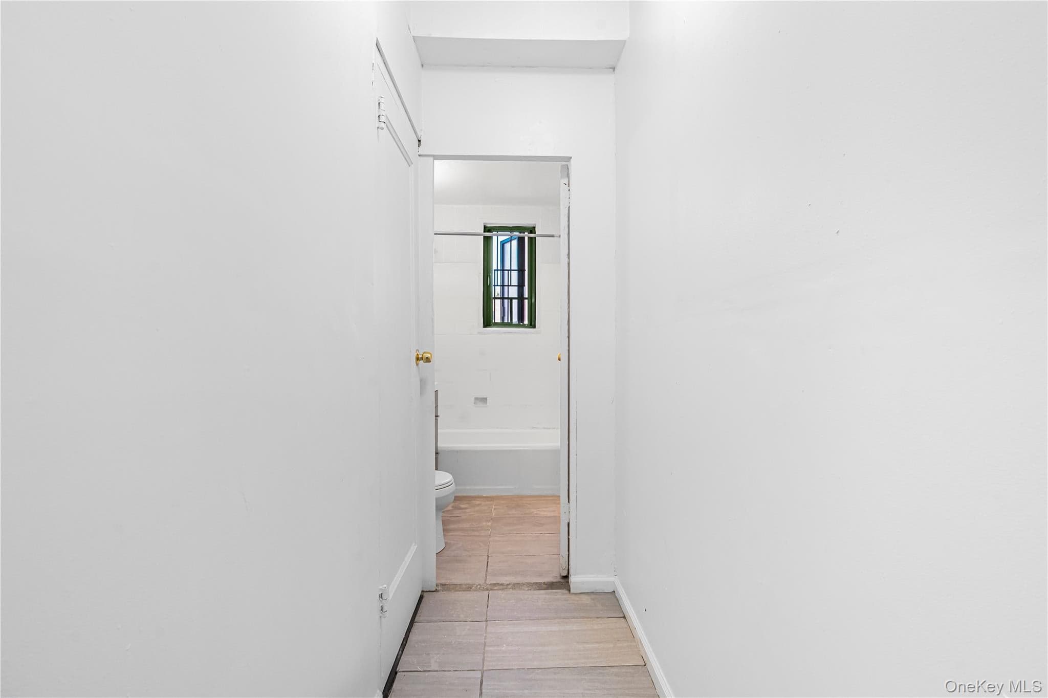 1946 E Tremont Avenue Unit: 5H thumbnail 8