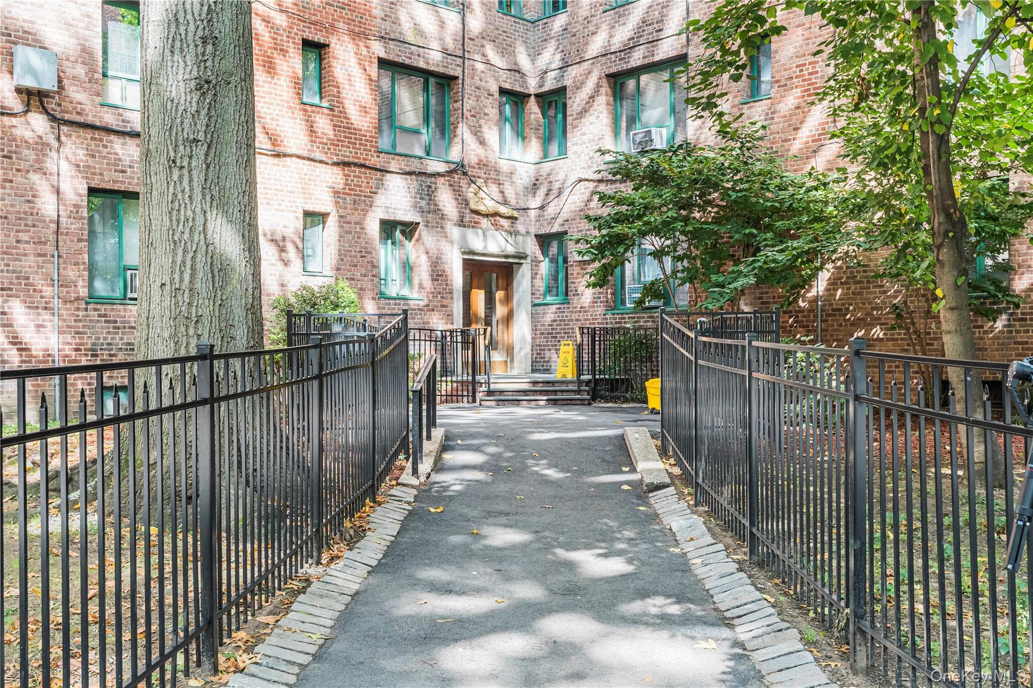 1946 E Tremont Avenue Unit: 5H, Bronx
